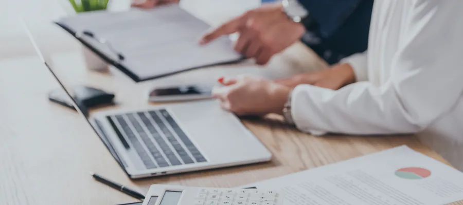 a home appraiser performing home appraisal review draper ut